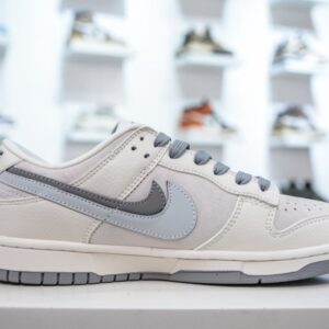【AT3207】Dior x Nike Dunk Low ディオール x ナイキ ダンクホワイトとグレーのカラーリングが施された、ディオールとナイキのコラボレーション ダンク。
