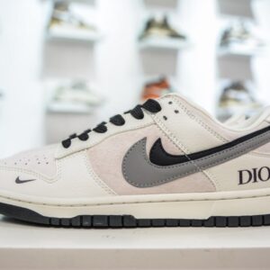 【AT3208】Dior x Nike Nike SB Dunk Low x DIOR ダブルフック ベージュ/ブラック