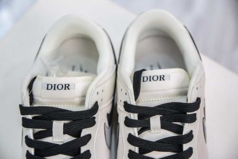 【AT3208】Dior x Nike Nike SB Dunk Low x DIOR ダブルフック ベージュ/ブラック