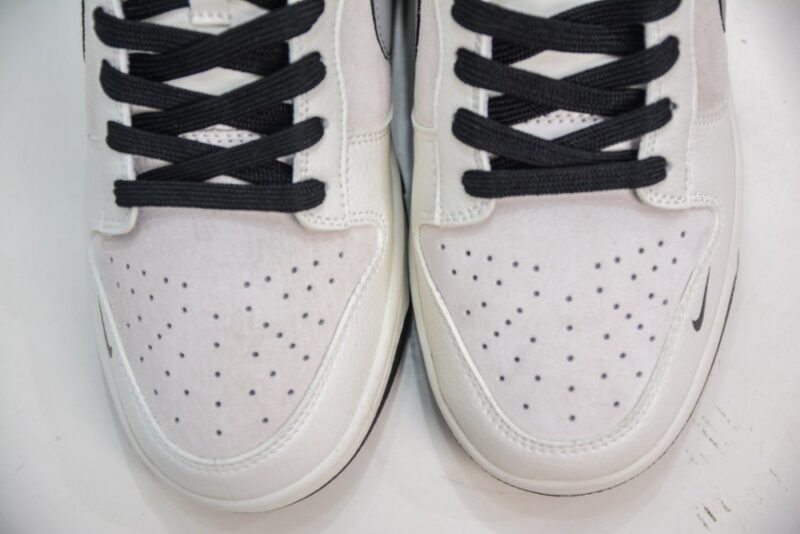 【AT3208】Dior x Nike Nike SB Dunk Low x DIOR ダブルフック ベージュ/ブラック