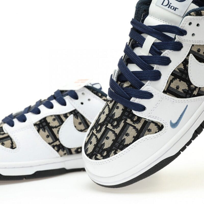 【AT3209】Dior x Nike Nike SB Dunk Low ディオール×ナイキナイキSBダンクロー「ディオール」バスケットボールコレクションロートップカジュアルスポーツスケートシューズ「レザーホワイトディープブルーディオールフラワー」