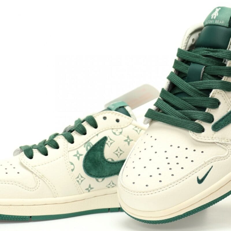 【AT3213】Louis Vuitton x Travis Scott x Nike Air Jordan 1 Low OG SP"Gloomy Bear/LV"AJ1ジョーダンワンローオージーエスピー"LOUIS VUITTON"コラボ絶えず進化を続けるエアジョーダン1。AJ1は、2022年初夏、新しいAJ1 LOWが、新たな進化を果たす。Louis Vuitton x Travis Scott x Nike Air Jordan 1 Low OG SP "Gloomy Bear/LV" AJ1伝