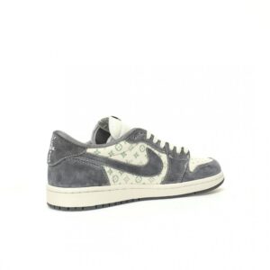 【AT3217】Louis Vuitton x Travis Scott x Nike Air Jordan 1 Low OG SP トップラッパーであるTravis Scottが、フランスの高級ブランドLouis VuittonとNike Air Jordan 1 Low OG SPのコラボレーションモデルを特別に制作しました。