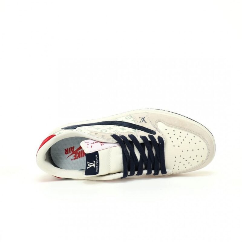 【AT3218】Louis Vuitton x Travis Scott x Nike Air Jordan 1 Low OG SP 人気のヒップホップアーティスト、トラヴィス・スコットが、フランスの高級ブランド、ルイ・ヴィトンとコラボしたNike Air Jordan 1 Low OG SPをカスタマイズしました。