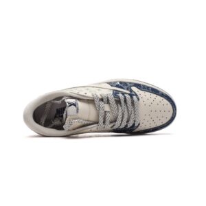 【AT3222】LV x NikeのNike Air Jordan 1 Low OG SP "Military Blue"は、AJ1シルエットのローカットバスケットボールシューズであり、ルイ・ヴィトンとのコラボレーションです。