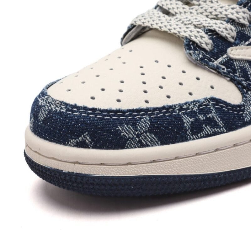 【AT3222】LV x NikeのNike Air Jordan 1 Low OG SP "Military Blue"は、AJ1シルエットのローカットバスケットボールシューズであり、ルイ・ヴィトンとのコラボレーションです。