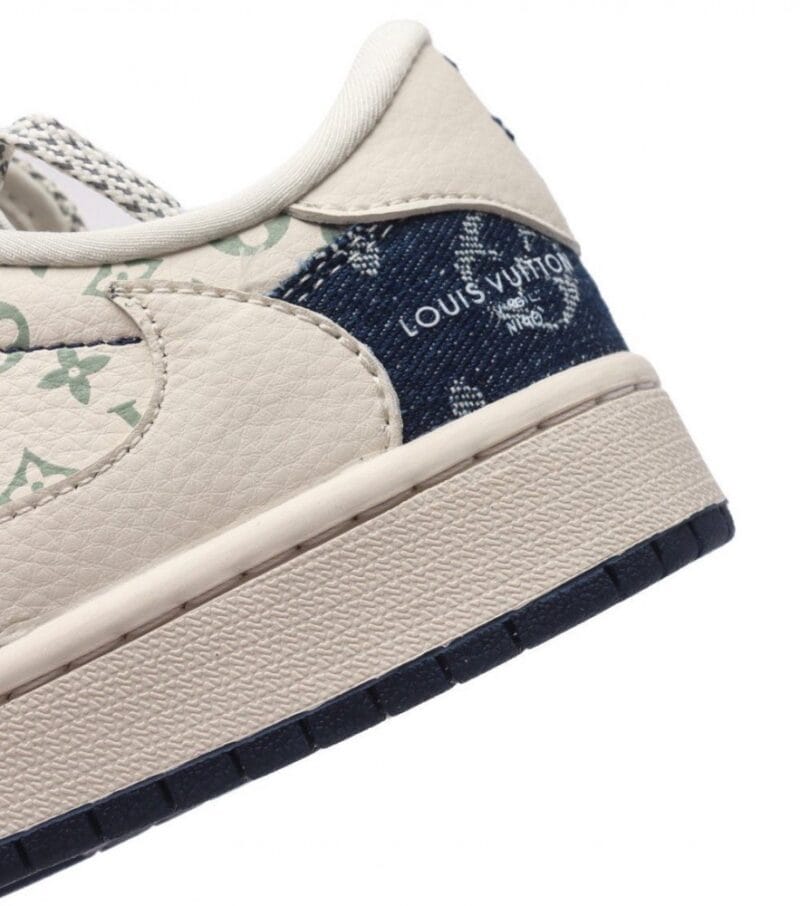 【AT3222】LV x NikeのNike Air Jordan 1 Low OG SP "Military Blue"は、AJ1シルエットのローカットバスケットボールシューズであり、ルイ・ヴィトンとのコラボレーションです。