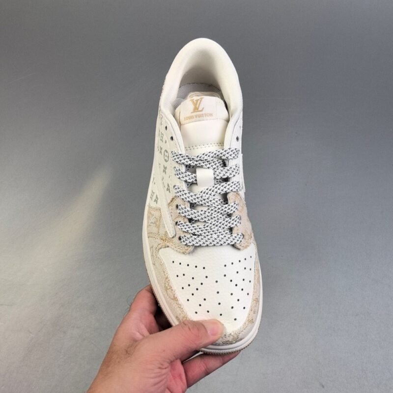 【AT3224】Louis Vuitton x Travis Scott x Air Jordan 1 Low ルイヴィトン×トラビス・スコット×エア ジョーダン 1 ロー LV コーデュロイ デニム オフホワイト AJ1 ジョーダン1 代