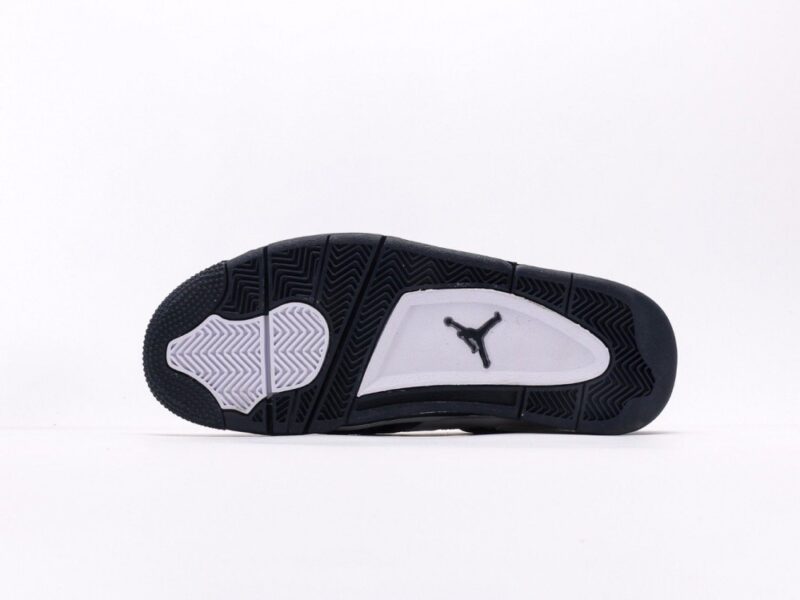 【AT3226】Louis Vuitton x Air Jordan 4 Retro ルイ・ヴィトン x エアジョーダン4リトロは、レザー素材を使用したシューズです。