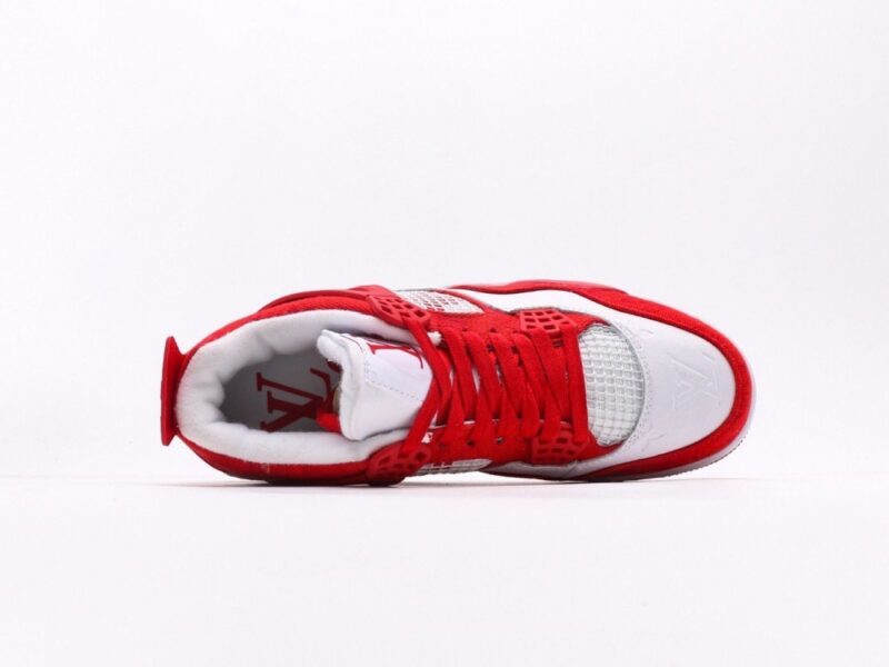 【AT3228】Louis Vuitton x Air Jordan 4 Retro ルイ・ヴィトン×エアジョーダン4レトロバスケットボールシューズシリーズ。シューズ全体はレザー素材で作られ、アッパーには白色のLVプリントが主体となっています。