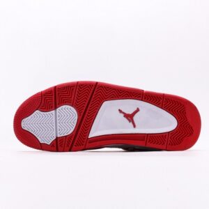 【AT3228】Louis Vuitton x Air Jordan 4 Retro ルイ・ヴィトン×エアジョーダン4レトロバスケットボールシューズシリーズ。シューズ全体はレザー素材で作られ、アッパーには白色のLVプリントが主体となっています。