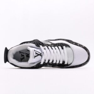 【AT3229】Louis Vuitton x Air Jordan 4 Retro ルイ・ヴィトン × エアジョーダン4レトロシリーズ シューズ全体はレザー素材で作られ、アッパーには白色のLVのプリントが主体フレームとして使用されています。