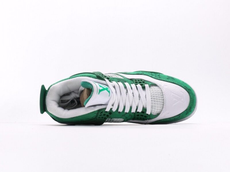 【AT3231】Louis Vuitton x Air Jordan 4 Retro ルイ・ヴィトン × エア ジョーダン 4 レトロバスケットボールシューズシリーズ。 シューズ全体は革で作られ、アッパーには白いLVプリントが主体となっています。