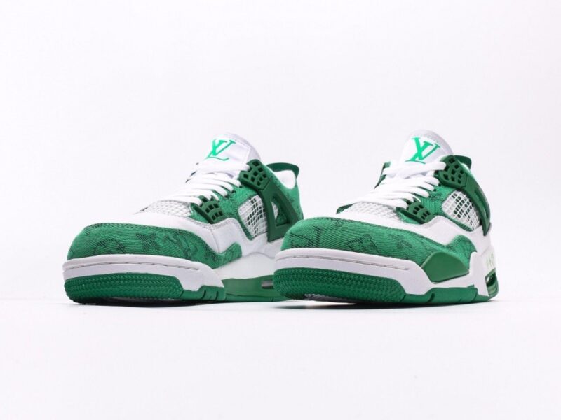 【AT3231】Louis Vuitton x Air Jordan 4 Retro ルイ・ヴィトン × エア ジョーダン 4 レトロバスケットボールシューズシリーズ。 シューズ全体は革で作られ、アッパーには白いLVプリントが主体となっています。