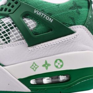 【AT3231】Louis Vuitton x Air Jordan 4 Retro ルイ・ヴィトン × エア ジョーダン 4 レトロバスケットボールシューズシリーズ。 シューズ全体は革で作られ、アッパーには白いLVプリントが主体となっています。