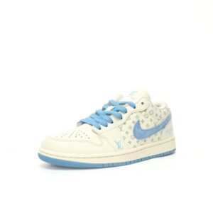 【AT3234】Louis Vuitton x Nike Air Jordan 1 Low OG SP "LV Monogram Custom Collaboration" ルイ・ヴィトン x ナイキ エアジョーダン1 ロー OG SP "LVモノグラム" - フランスのトップ高級ブランド、ルイ・ヴィトンとナイキのコラボレーション作品。