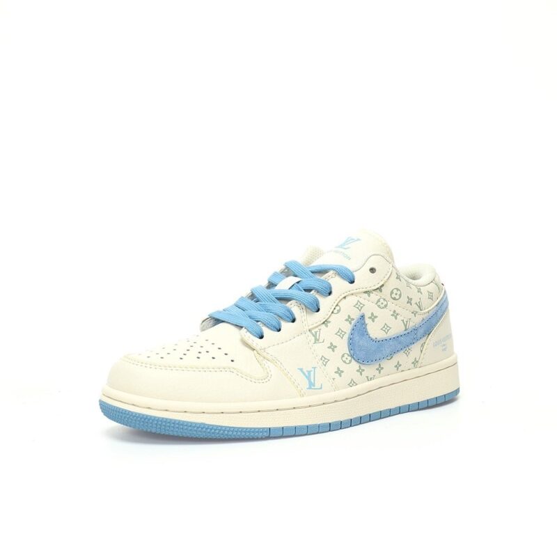 【AT3234】Louis Vuitton x Nike Air Jordan 1 Low OG SP "LV Monogram Custom Collaboration" ルイ・ヴィトン x ナイキ エアジョーダン1 ロー OG SP "LVモノグラム" - フランスのトップ高級ブランド、ルイ・ヴィトンとナイキのコラボレーション作品。