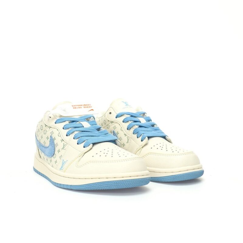 【AT3234】Louis Vuitton x Nike Air Jordan 1 Low OG SP "LV Monogram Custom Collaboration" ルイ・ヴィトン x ナイキ エアジョーダン1 ロー OG SP "LVモノグラム" - フランスのトップ高級ブランド、ルイ・ヴィトンとナイキのコラボレーション作品。