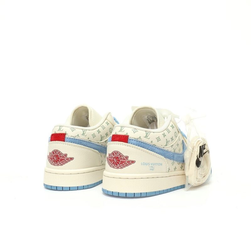 【AT3234】Louis Vuitton x Nike Air Jordan 1 Low OG SP "LV Monogram Custom Collaboration" ルイ・ヴィトン x ナイキ エアジョーダン1 ロー OG SP "LVモノグラム" - フランスのトップ高級ブランド、ルイ・ヴィトンとナイキのコラボレーション作品。
