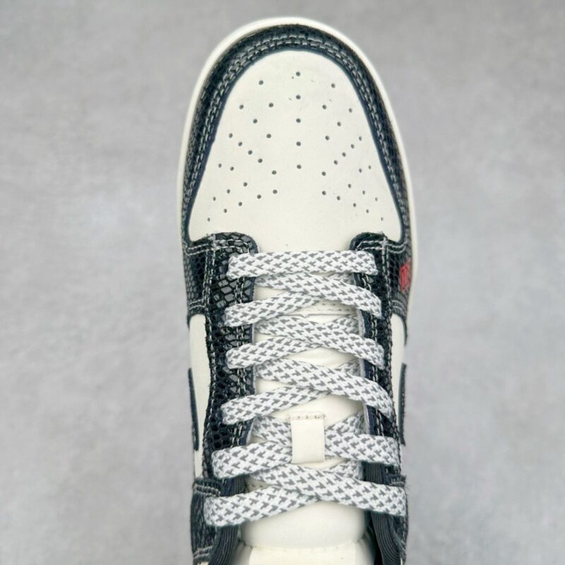 【AT3244】Nike SB Dunk Low Black and White Snake Limited Skateboarding Shoes Nike SBダンクロー ブラックアンドホワイトスネークプリント限定スケートシューズ