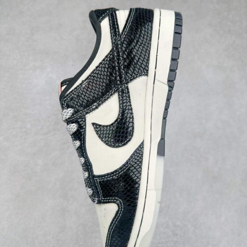 【AT3244】Nike SB Dunk Low Black and White Snake Limited Skateboarding Shoes Nike SBダンクロー ブラックアンドホワイトスネークプリント限定スケートシューズ