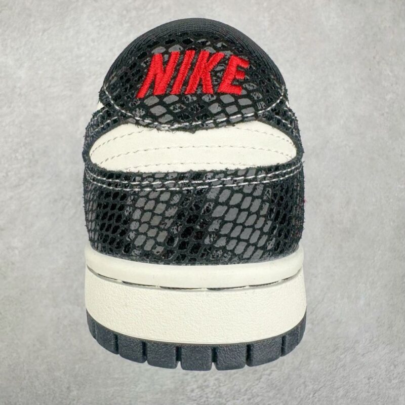 【AT3244】Nike SB Dunk Low Black and White Snake Limited Skateboarding Shoes Nike SBダンクロー ブラックアンドホワイトスネークプリント限定スケートシューズ