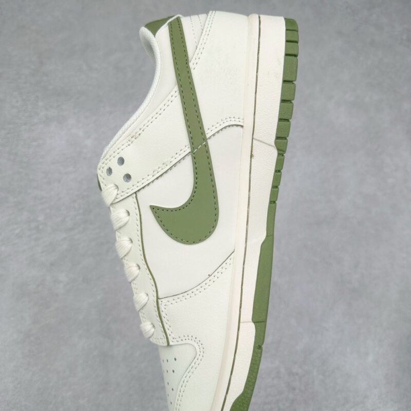 【AT3245】Nike x Supreme collaboration Dunk Low green limited edition Nike x Supreme コラボ Dunk Low グリーン限定版 - トレンディなクラシック、ユニークな魅力