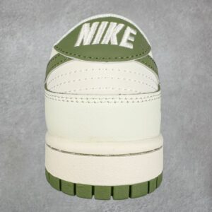【AT3245】Nike x Supreme collaboration Dunk Low green limited edition Nike x Supreme コラボ Dunk Low グリーン限定版 - トレンディなクラシック、ユニークな魅力