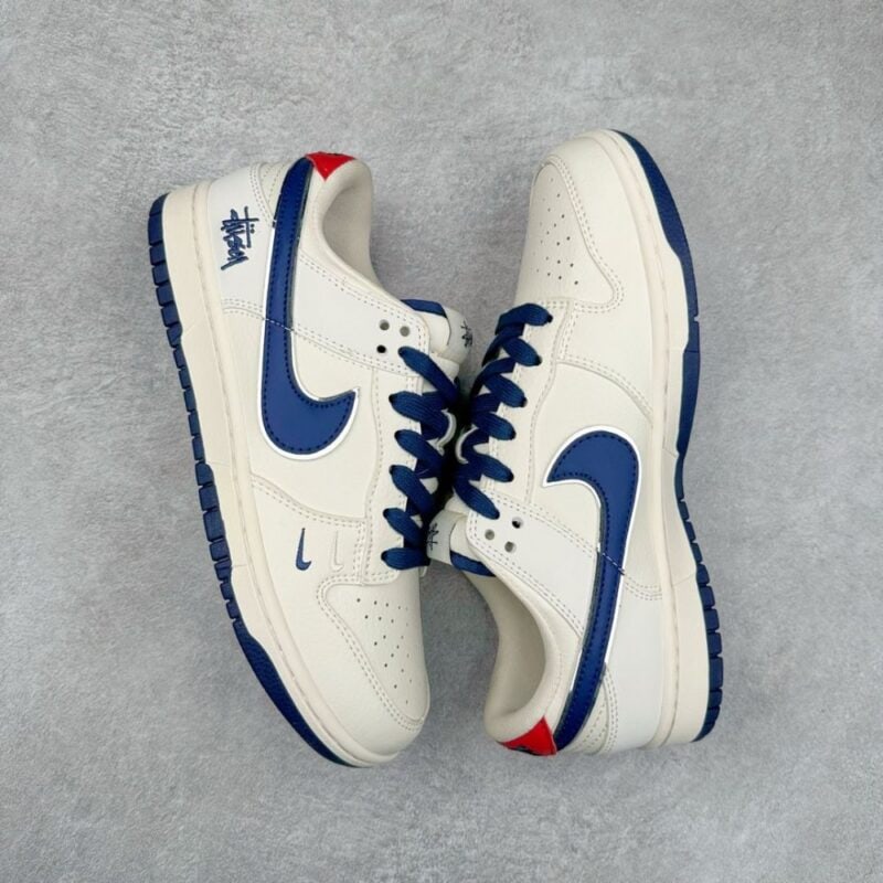 【AT3246】Nike x StüssyコラボDunk Lowブルー＆ホワイトのクラシック - トレンディな必須アイテム、数量限定発売