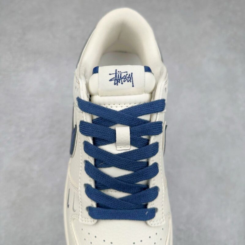 【AT3246】Nike x StüssyコラボDunk Lowブルー＆ホワイトのクラシック - トレンディな必須アイテム、数量限定発売