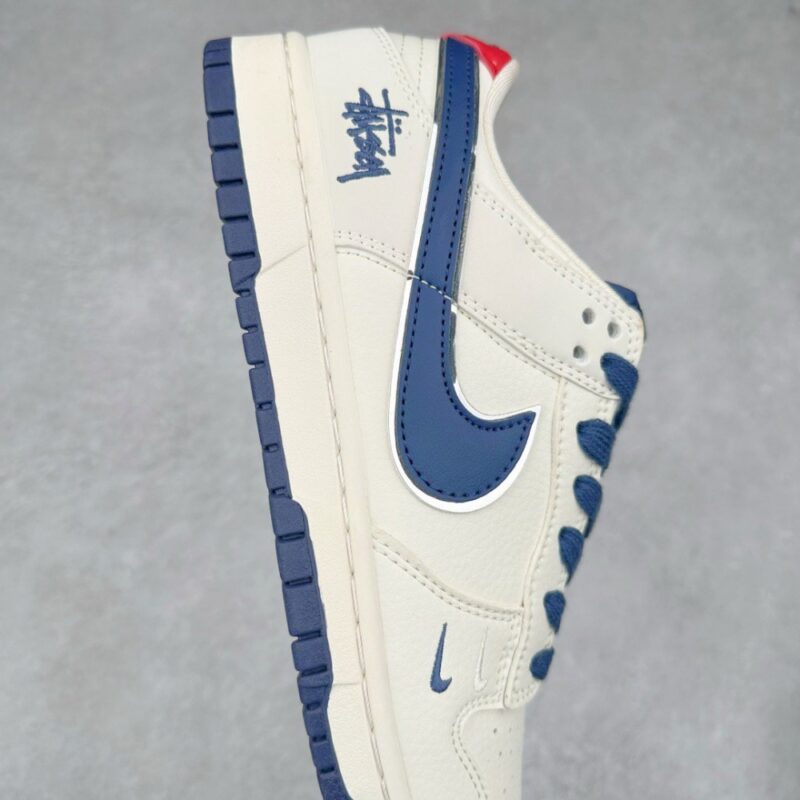 【AT3246】Nike x StüssyコラボDunk Lowブルー＆ホワイトのクラシック - トレンディな必須アイテム、数量限定発売