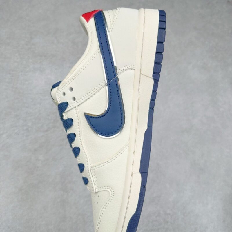 【AT3246】Nike x StüssyコラボDunk Lowブルー＆ホワイトのクラシック - トレンディな必須アイテム、数量限定発売