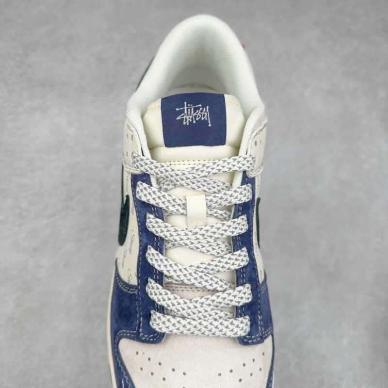 【AT3247】Nike x Stüssy コラボ Dunk Low ブルーホワイト ヴィンテージリミテッドエディション - トレンドとクラシックの完璧な組み合わせ