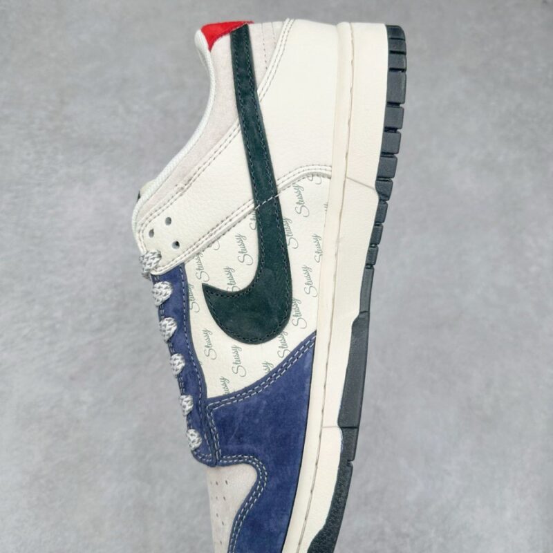 【AT3247】Nike x Stüssy コラボ Dunk Low ブルーホワイト ヴィンテージリミテッドエディション - トレンドとクラシックの完璧な組み合わせ