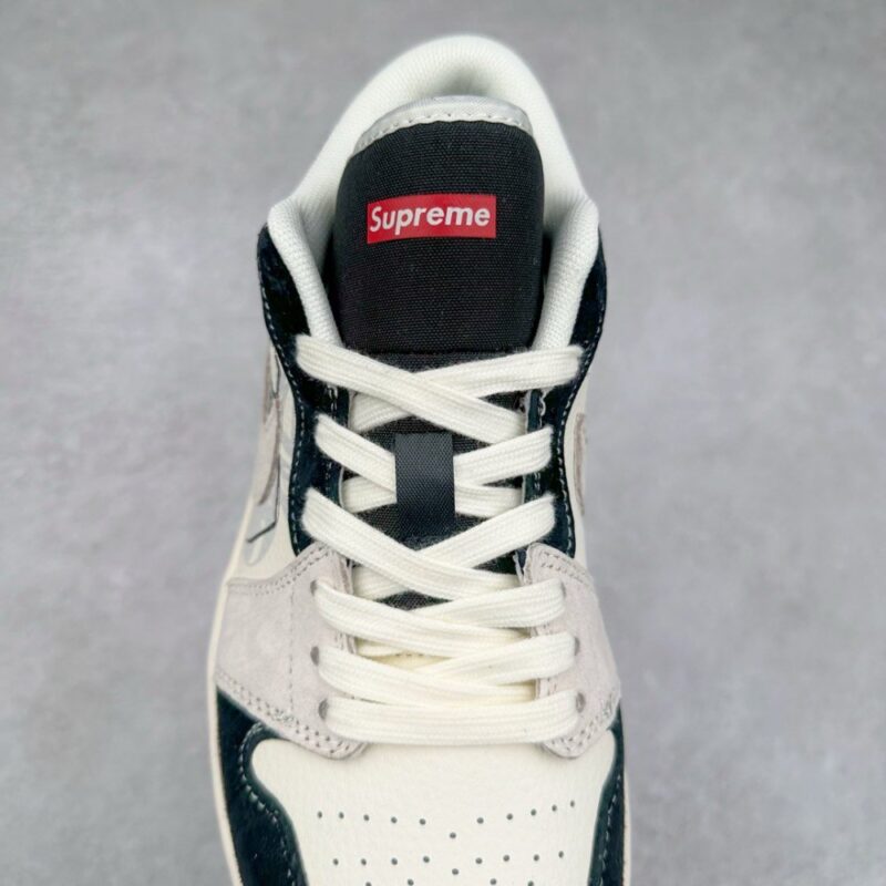 【AT3249】Nike x Supreme Air Jordan 1 のコラボレーションローカットシューズ、ブラックホワイトグラフィティデザイン- トレンドアート、限定モデル。
