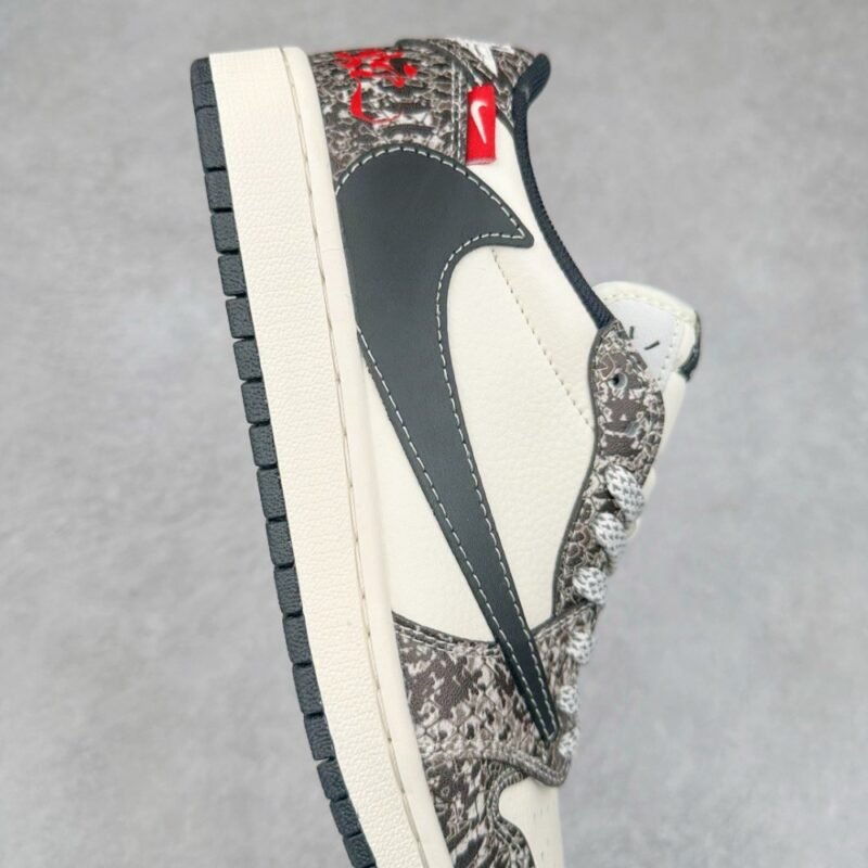 【AT3250】Nike x Cactus Jack Air Jordan AJ1 Low コラボ ローカット スニーカー ブラックホワイト スネーク柄 限定版 - 流行の新定義、ユニークなデザイン