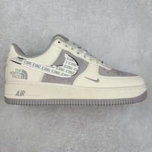 【AT3252】Nike x The North Face コラボ Air Force 1 ローカット モデル - アウトドアとトレンドの完璧な融合
