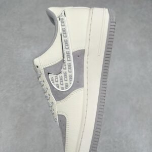 【AT3252】Nike x The North Face コラボ Air Force 1 ローカット モデル - アウトドアとトレンドの完璧な融合