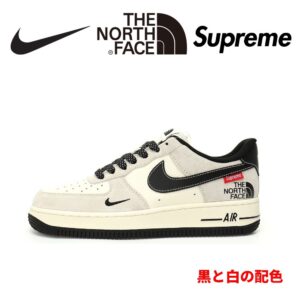 【AT3255】「高級コラボ限定版」The North Face x Supreme x Nike Air Force 1 07 Low "Supreme"の3方向のカスタム配色、ブラックとホワイトの配色、有名なアウトドアブランドとのコラボレーションを実現。