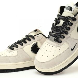 【AT3255】「高級コラボ限定版」The North Face x Supreme x Nike Air Force 1 07 Low "Supreme"の3方向のカスタム配色、ブラックとホワイトの配色、有名なアウトドアブランドとのコラボレーションを実現。