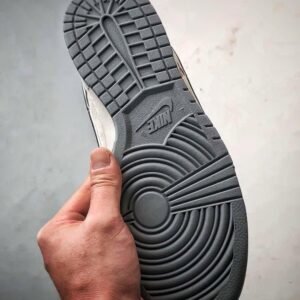 【AT3256】Nike x The North Face ナイキ ダンク ロー レトロ "DIYプレミアムカスタマイズ" ノースフェイス 蛇年グレーブラックスネークスケール ローカットカジュアルスポーツシューズ Nike x The North Face コラボレーション ダンク ロー グレーホワイトスネーク柄限定版 - アウトドア機能とトレンドが完璧に融合