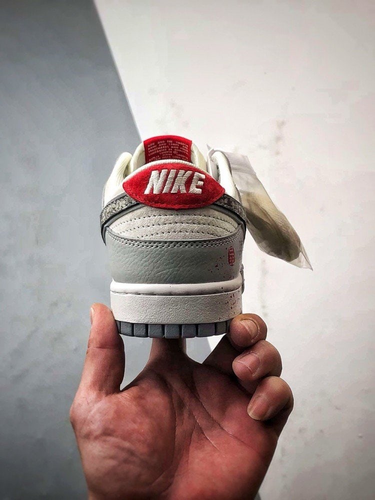 【AT3256】Nike x The North Face ナイキ ダンク ロー レトロ "DIYプレミアムカスタマイズ" ノースフェイス 蛇年グレーブラックスネークスケール ローカットカジュアルスポーツシューズ Nike x The North Face コラボレーション ダンク ロー グレーホワイトスネーク柄限定版 - アウトドア機能とトレンドが完璧に融合