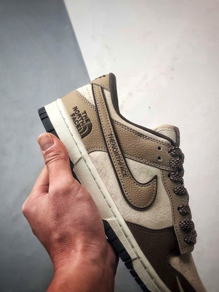【AT3258】Nike x The North Face コラボ Nike Dunk Low Retro ブラウンスネーク限定スケートシューズ