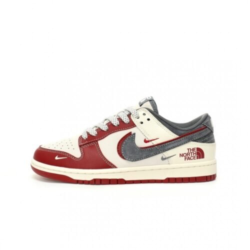 【AT3260】Nike x The North Face Dunk Low ディープレッドスケートボードシューズ