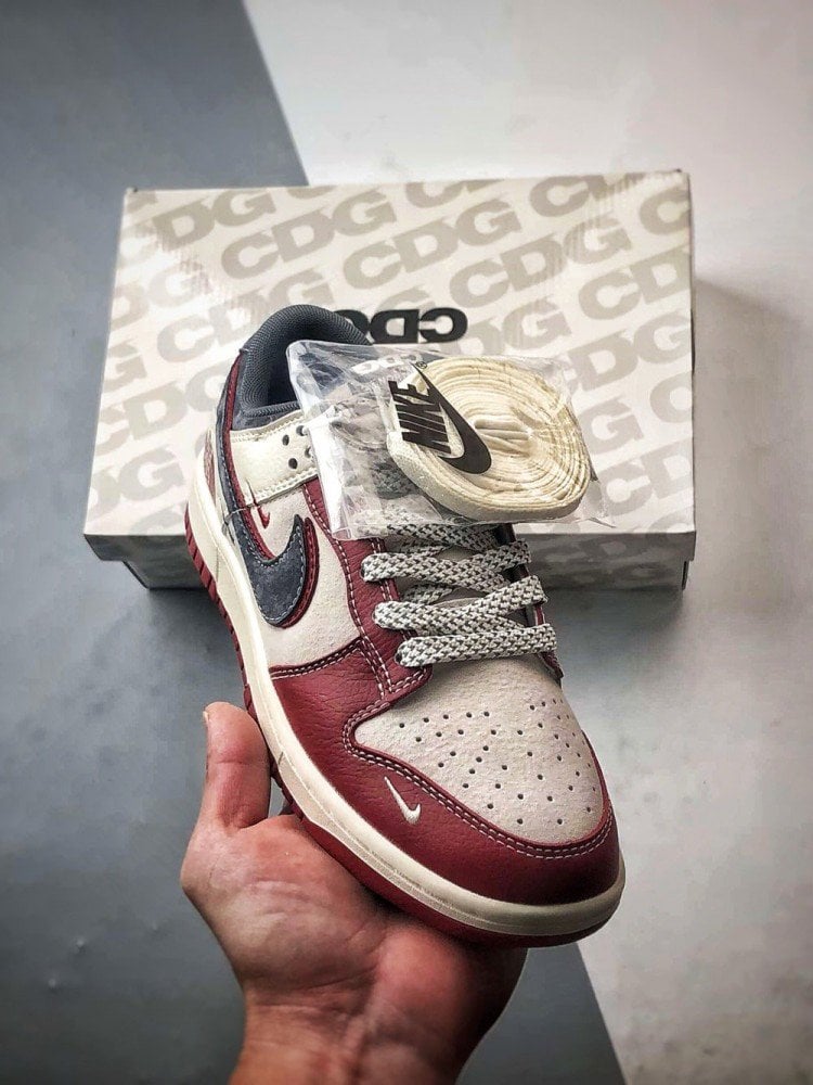 【AT3260】Nike x The North Face Dunk Low ディープレッドスケートボードシューズ