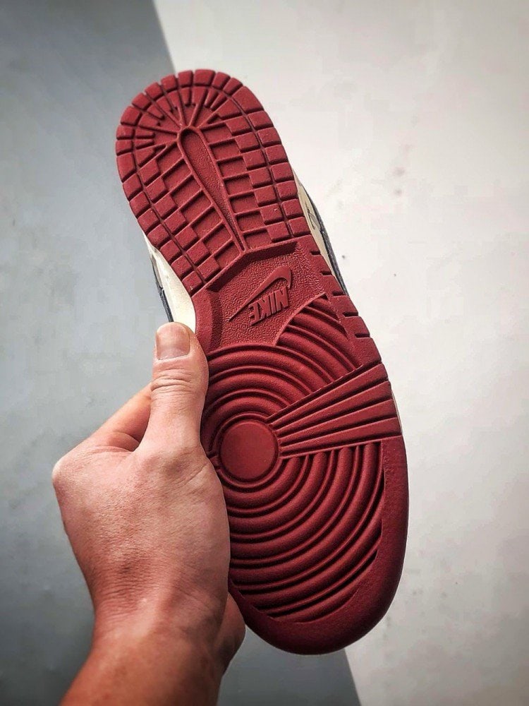 【AT3260】Nike x The North Face Dunk Low ディープレッドスケートボードシューズ