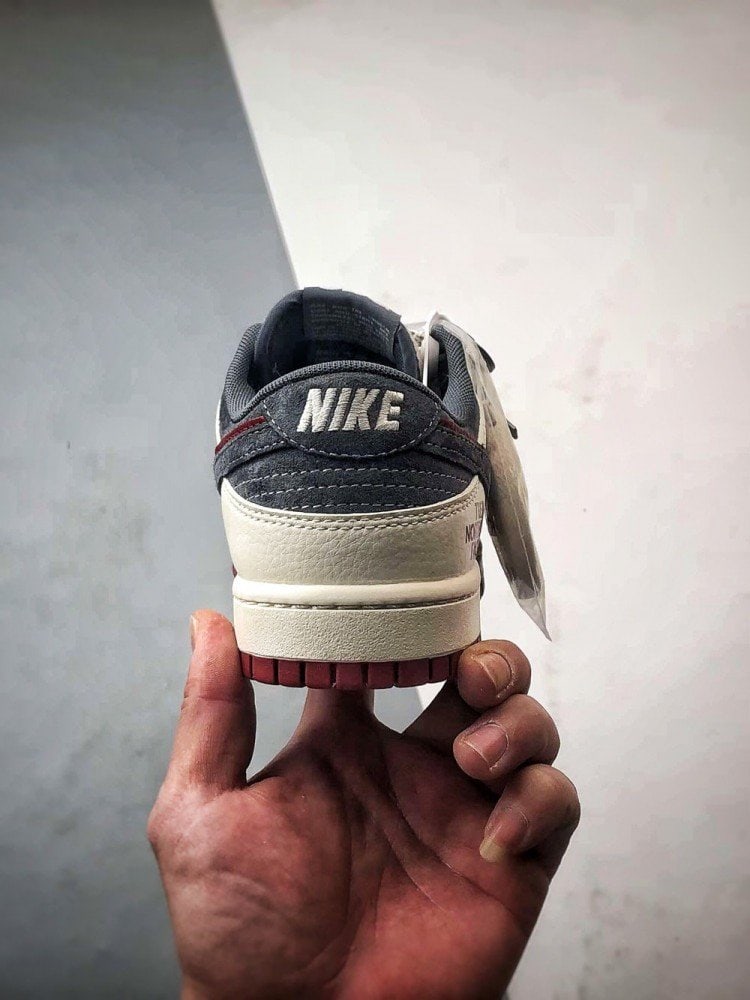 【AT3260】Nike x The North Face Dunk Low ディープレッドスケートボードシューズ