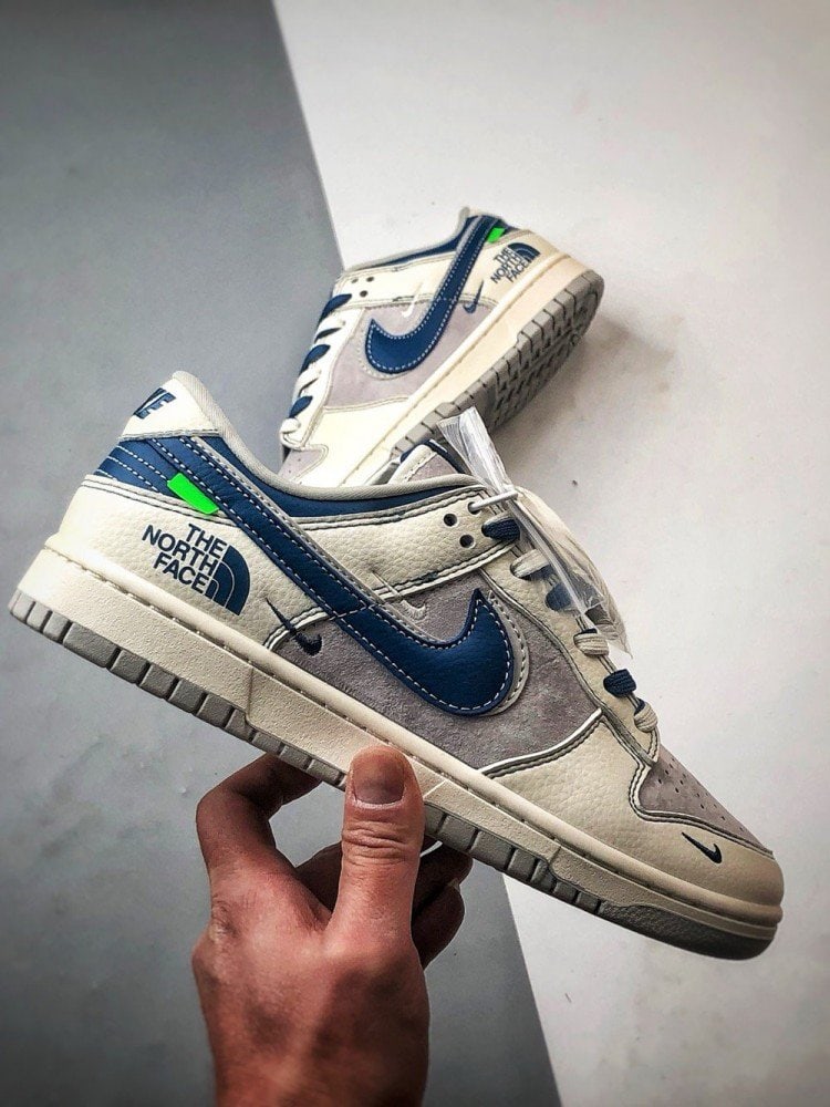 【AT3262】Nike x The North FaceコラボDunk Lowブルー＆ホワイトシリーズのトレンドスポーツシューズ、Nike Dunk Low Retro。