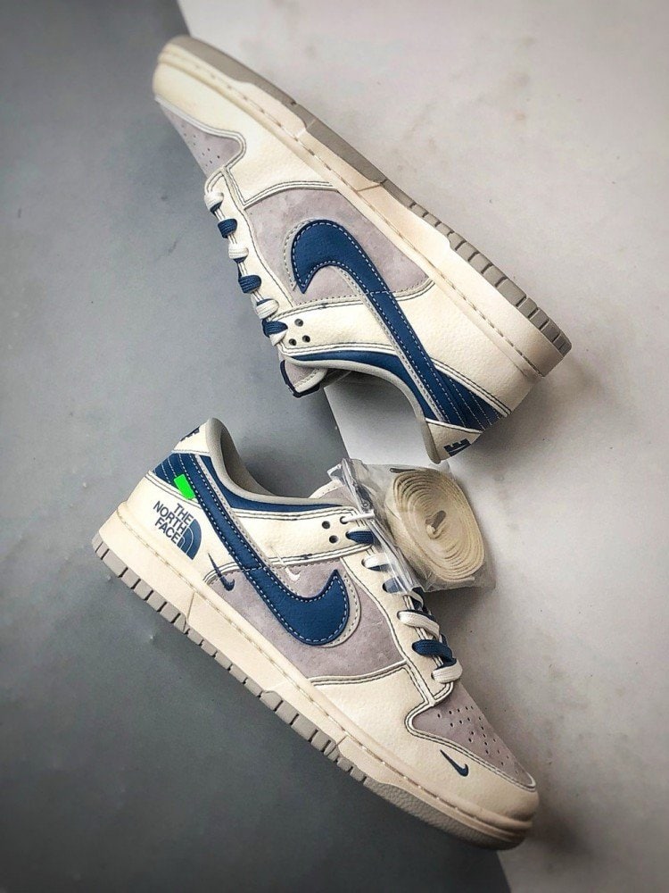 【AT3262】Nike x The North FaceコラボDunk Lowブルー＆ホワイトシリーズのトレンドスポーツシューズ、Nike Dunk Low Retro。