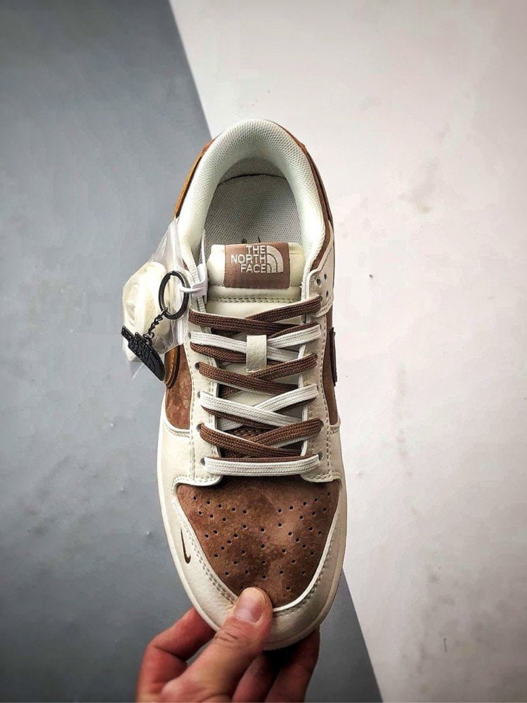【AT3263】Nike x The North Face Dunk Low Premium - ゴールデンカラメルカラー Nike Dunk Low Retro